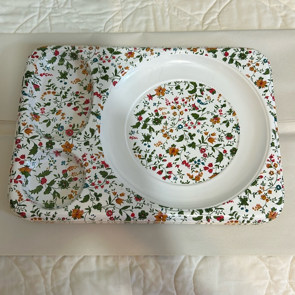 Set of 8 SUPER RARE Vintage Divided Floral Meal Trays /Picnic Trays